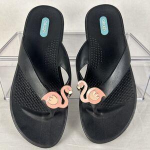 Oka-B Flamingo Flip Flops Women’s Medium Sandals Flamingo Charm Black